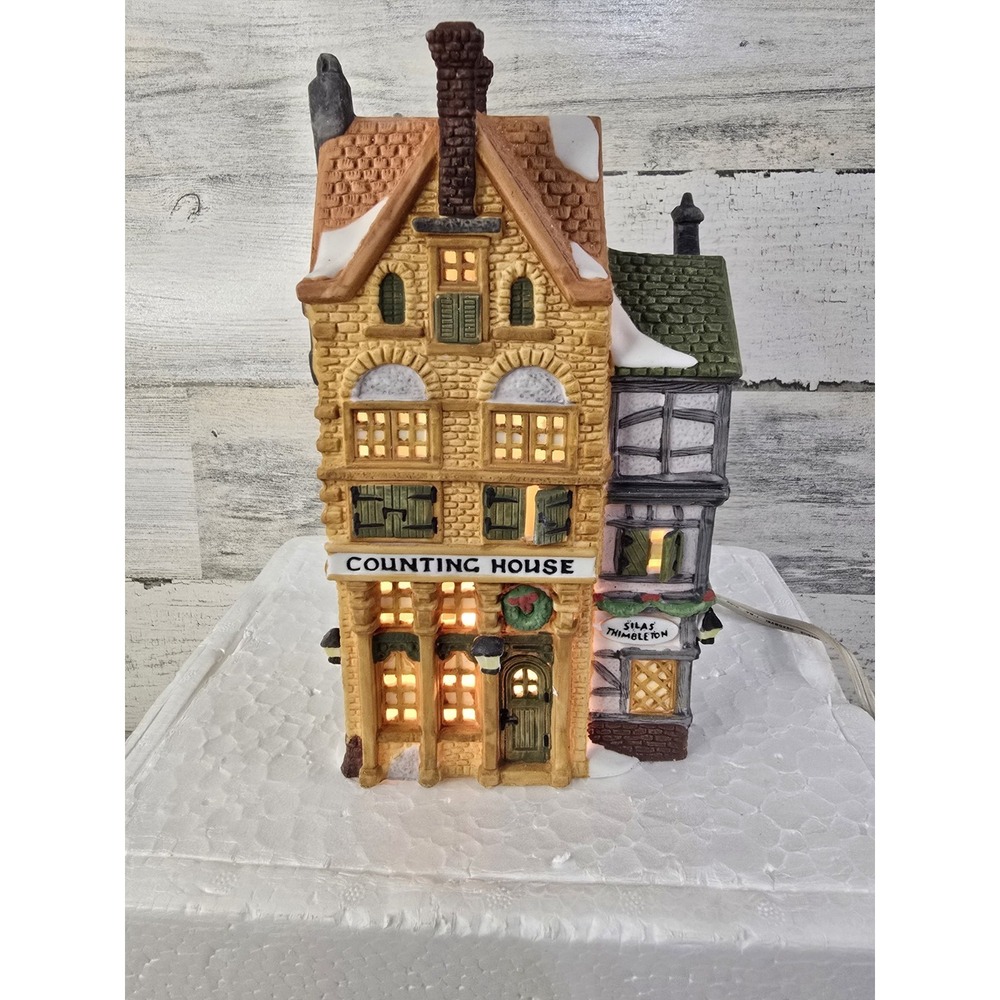 Dept 56‎ Dickens Village Counting House Silas Thimbleton Barrister 1988 5902-1